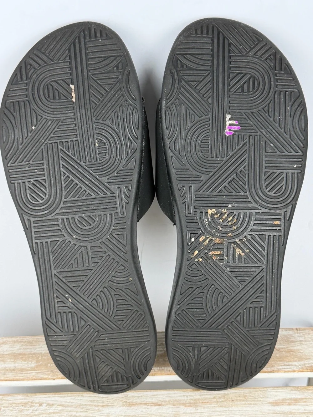 Nike Ultra Comfort 3 slide sandals white Nike logo on the strap Size 10
